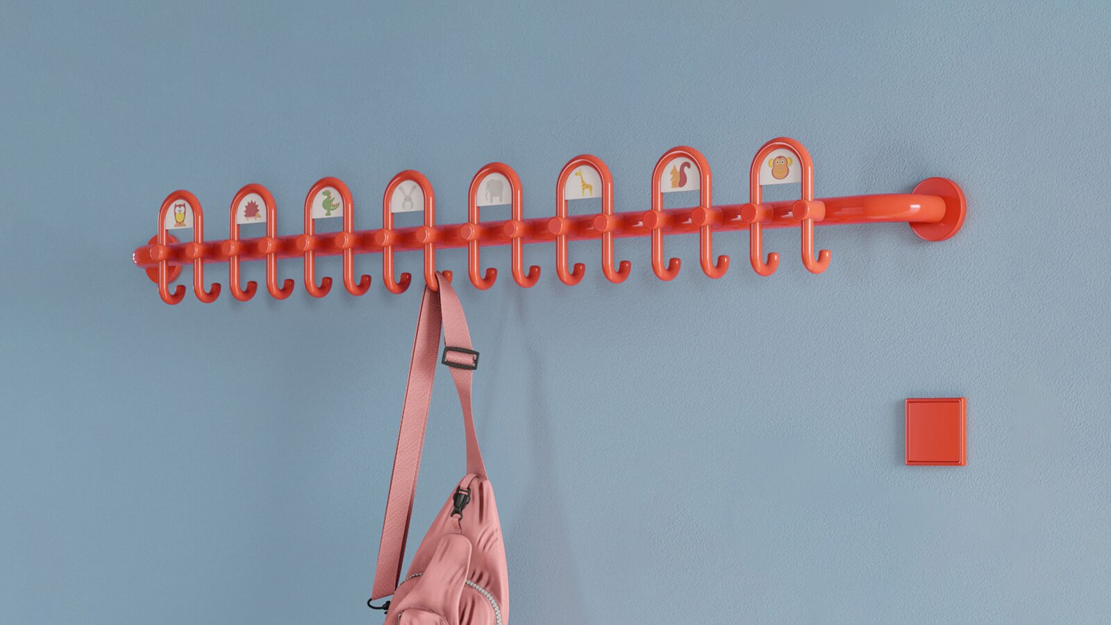 HEWI Vestiaires et ferrures pour enfants Jardin d'enfants coloré équipé de ferrures et d'un vestiaire de couleur orange