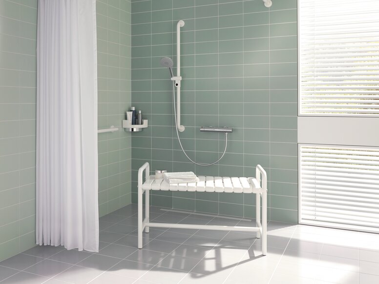 Produits HEWI pour personnes obèses Série 801 Espace douche pour obèses avec banc de douche
