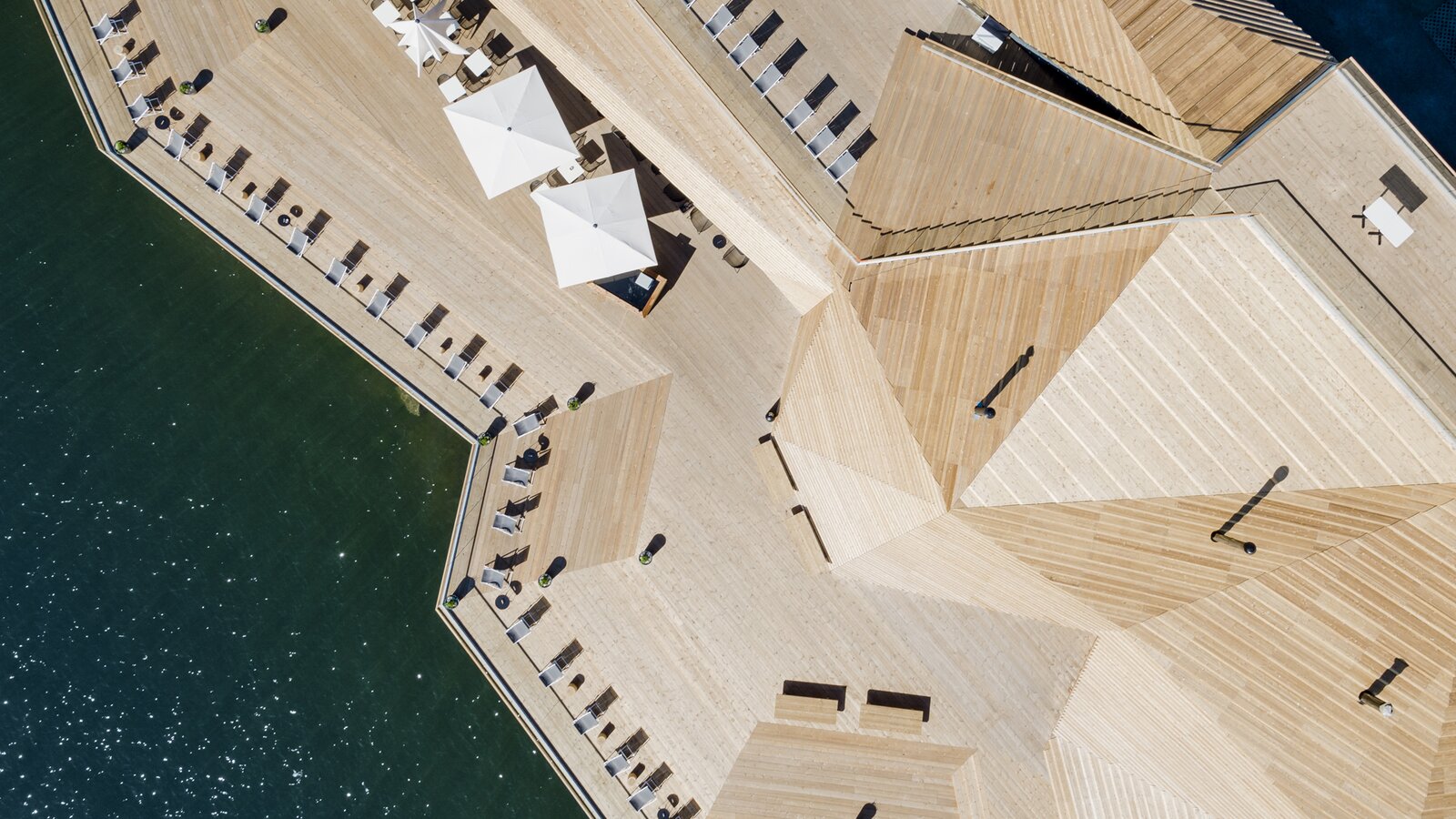 Sauna Löyly w Helsinkach Sauna Löyly w Helsinkach z zewnątrz